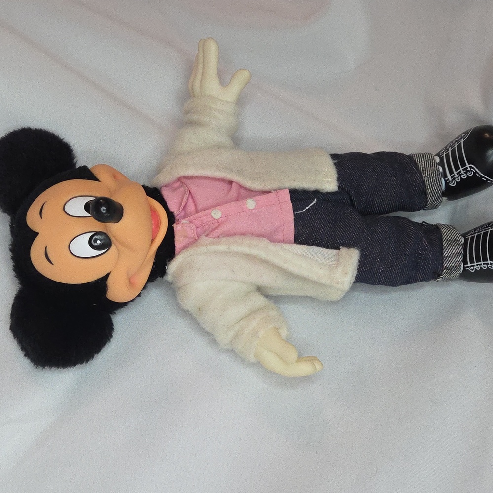 Disney Mickey Mouse Sock Hop Greaser Vinyage 1990s plush vinyl face - Picture 13 of 17